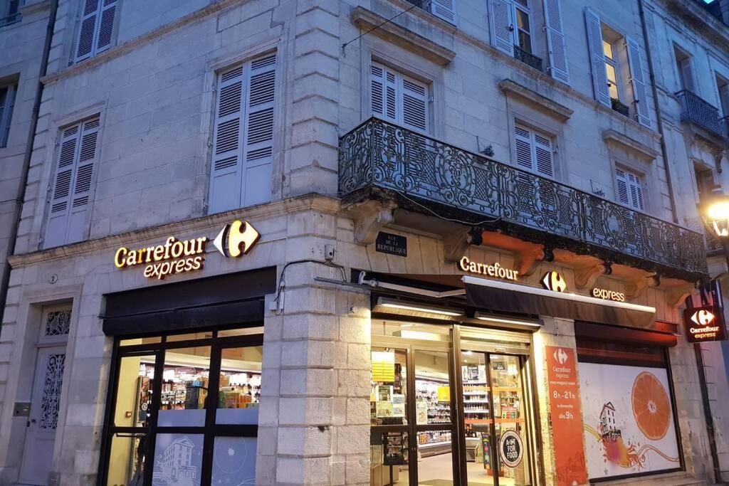 Superbe Loft T4 De 96 M2 Au Coeur Perigueux Apartment Exterior photo