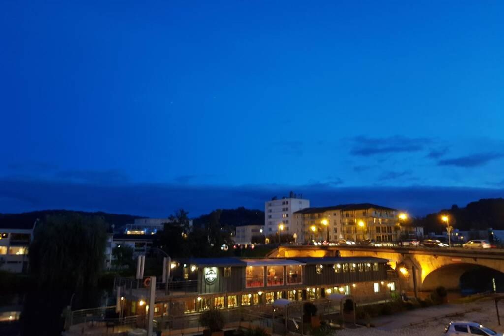 Superbe Loft T4 De 96 M2 Au Coeur Perigueux Apartment Exterior photo